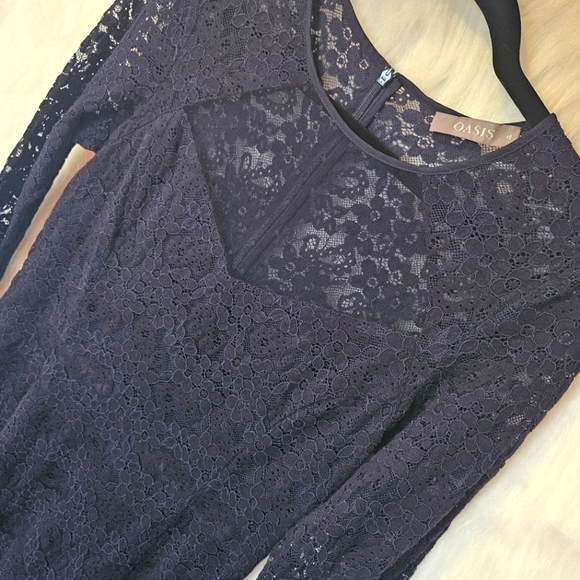 Oasis Sweetheart & Lace Long Sleeve Dress - Picture 2 of 5